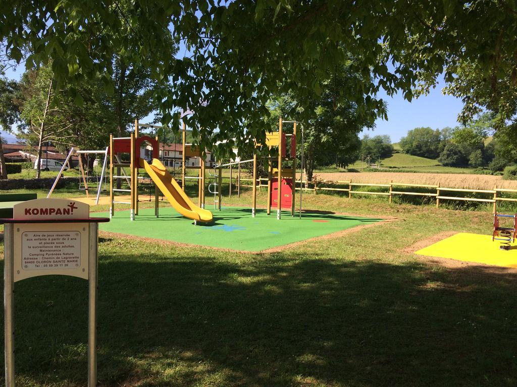 Camping Pyrenees Nature Oloron-Sainte-Marie Exteriör bild